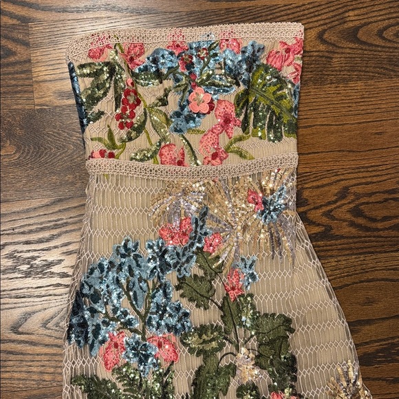 Elie Saab SS25 floral sequin gown - Picture 6 of 11